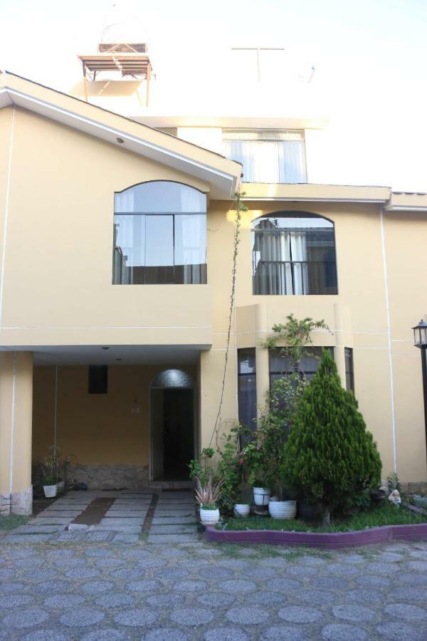Hostal Mochileros Tacna Esterno foto