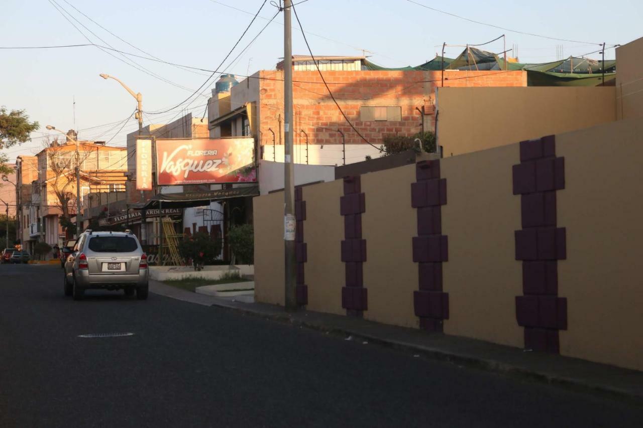 Hostal Mochileros Tacna Esterno foto